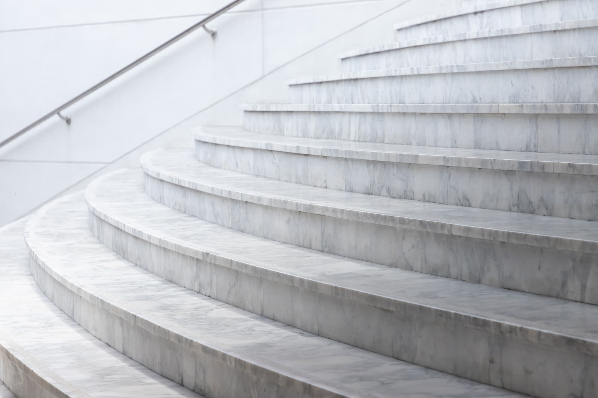Comment d&eacute;caper un marbre encrass&eacute; sans alt&eacute;rer sa surface brillante ? Ensisheim
