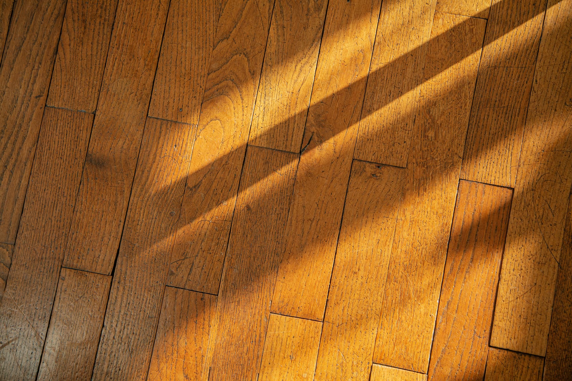 DECAPER_PARQUET_ANCIEN | Solesca Comment décaper un parquet ancien sans abîmer ses rainures ? Sélestat