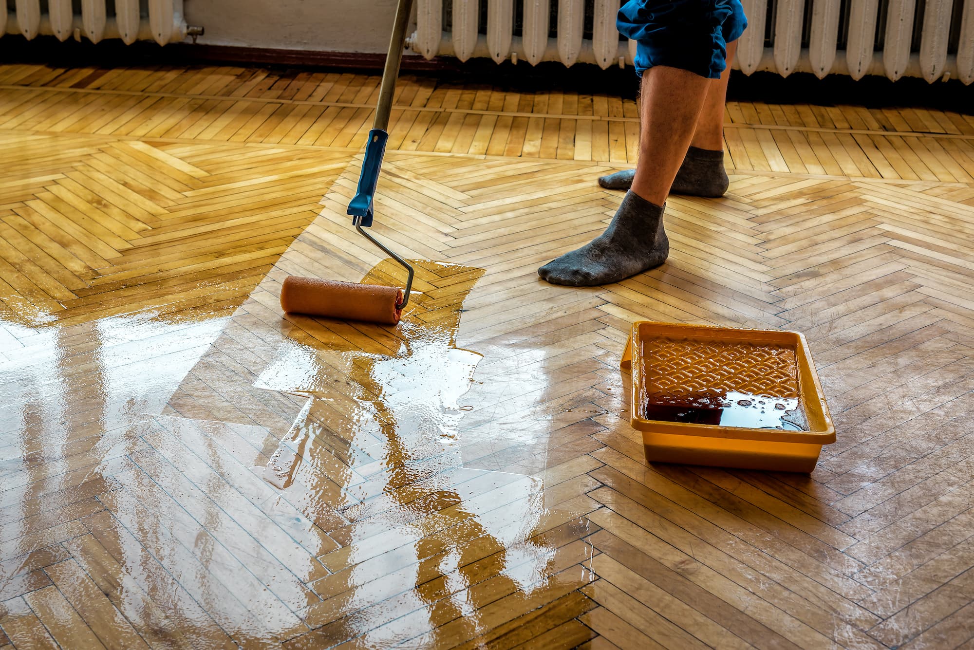 Comment r&eacute;ussir la vitrification d&rsquo;un parquet apr&egrave;s un pon&ccedil;age complet ? Kingersheim