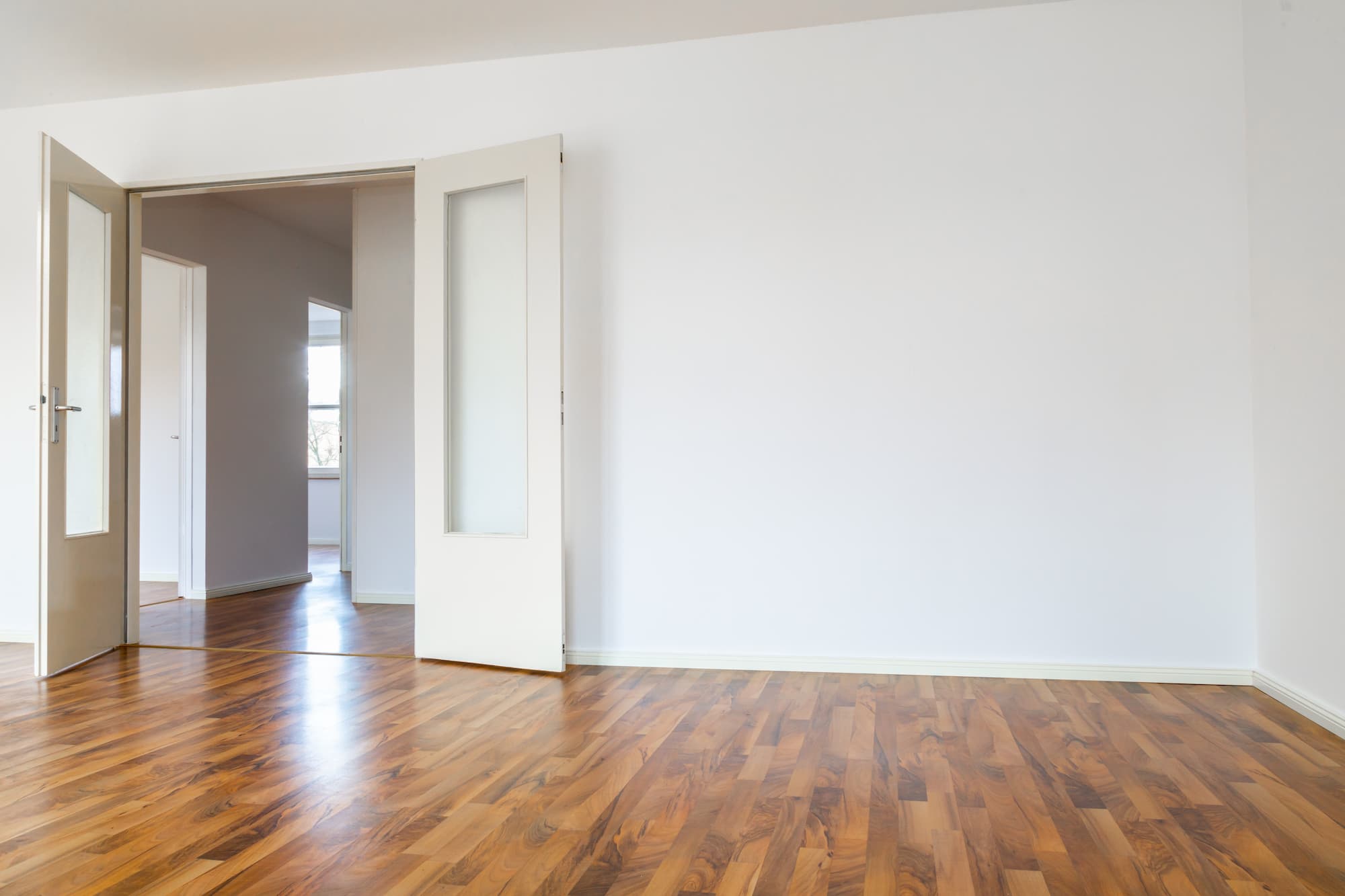 Restauration de parquet : faut-il toujours passer par un pon&ccedil;age int&eacute;gral ? S&eacute;lestat